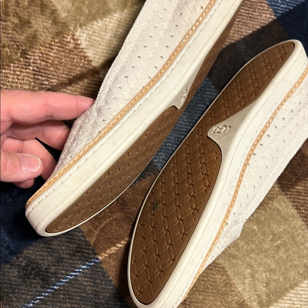 UGG Cream Perforated Flats - Picture 3 of 11